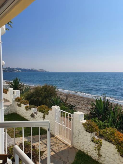Front Mer - Sublime Appartement Moderne Et Confortable 埃斯特波纳 外观 照片