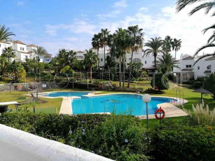 Front Mer - Sublime Appartement Moderne Et Confortable 埃斯特波纳 外观 照片