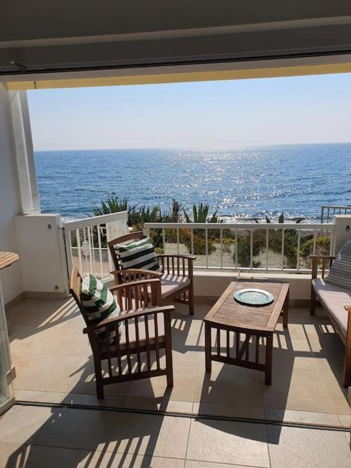 Front Mer - Sublime Appartement Moderne Et Confortable 埃斯特波纳 外观 照片