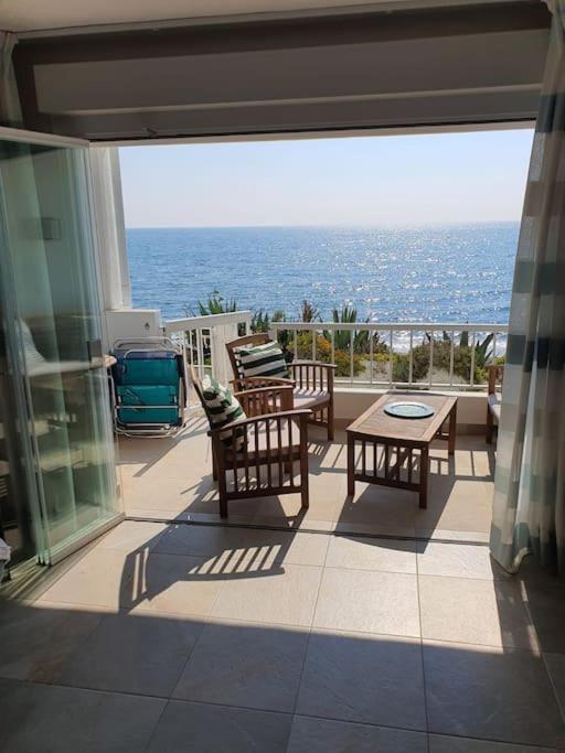 Front Mer - Sublime Appartement Moderne Et Confortable 埃斯特波纳 外观 照片